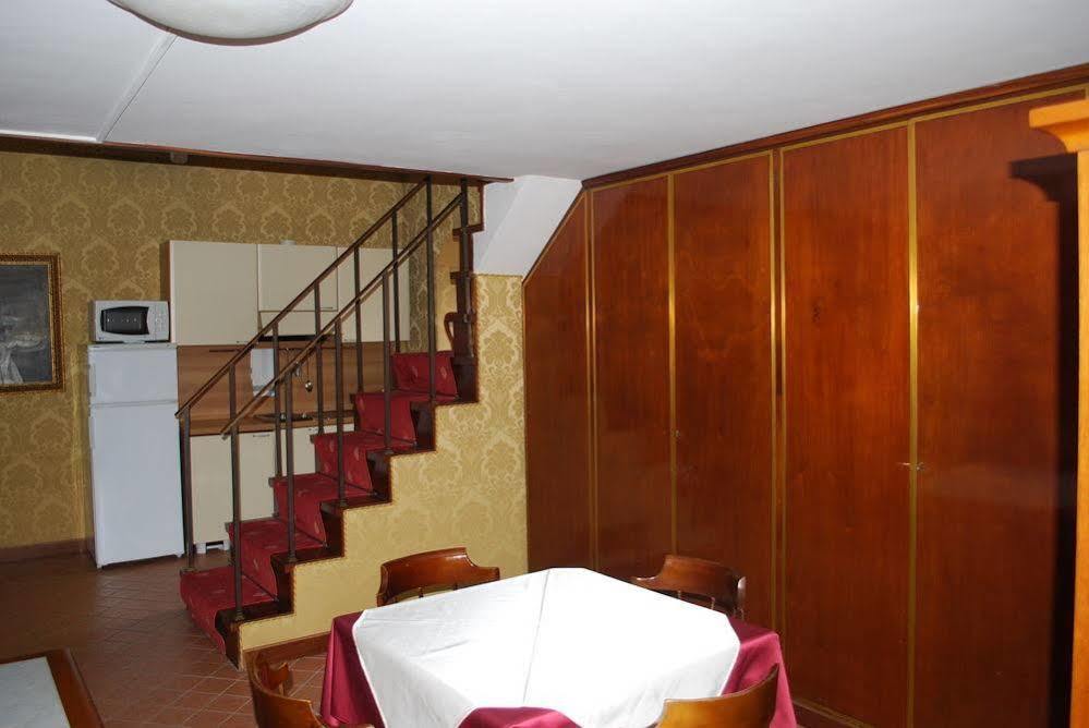 Lägenhetshotell Casale Mostacciano 3*